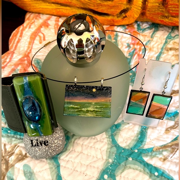 🌸🌸Handcrafted Jewelry Set (Necklace, Bracelet & Earrings 🌸🌸 - Picture 2 of 4